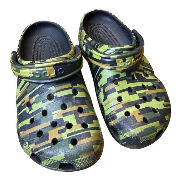CROCS Other - Digi Pixel Camo Crocs Kids Youth J5 Block